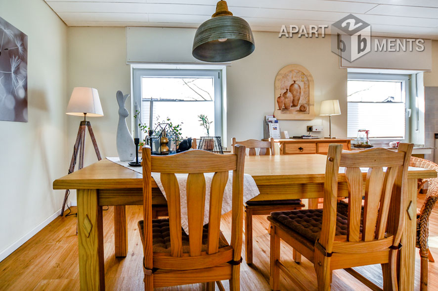 Möblierte Wohnung auf 2 Ebenen in Hürth-Kendenich