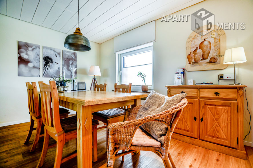 Möblierte Wohnung auf 2 Ebenen in Hürth-Kendenich