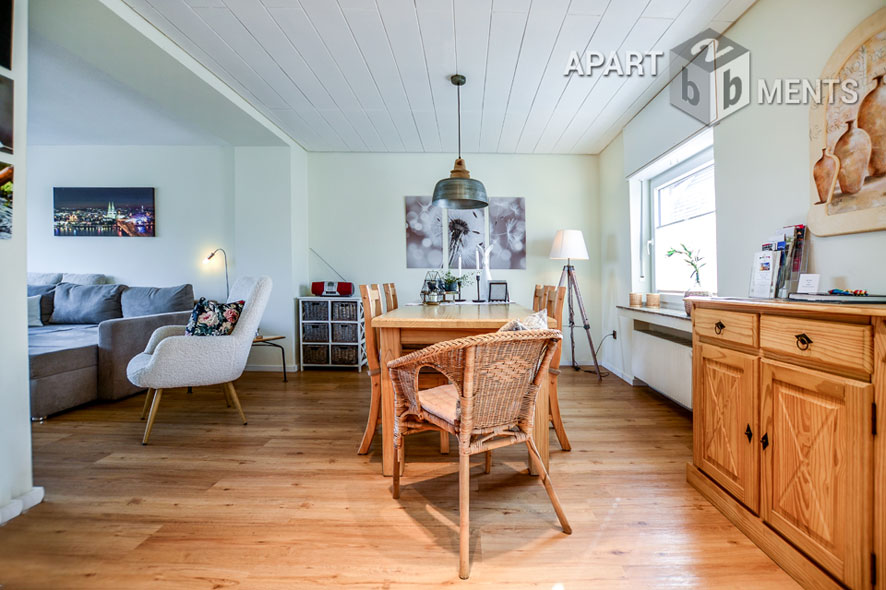 Möblierte Wohnung auf 2 Ebenen in Hürth-Kendenich