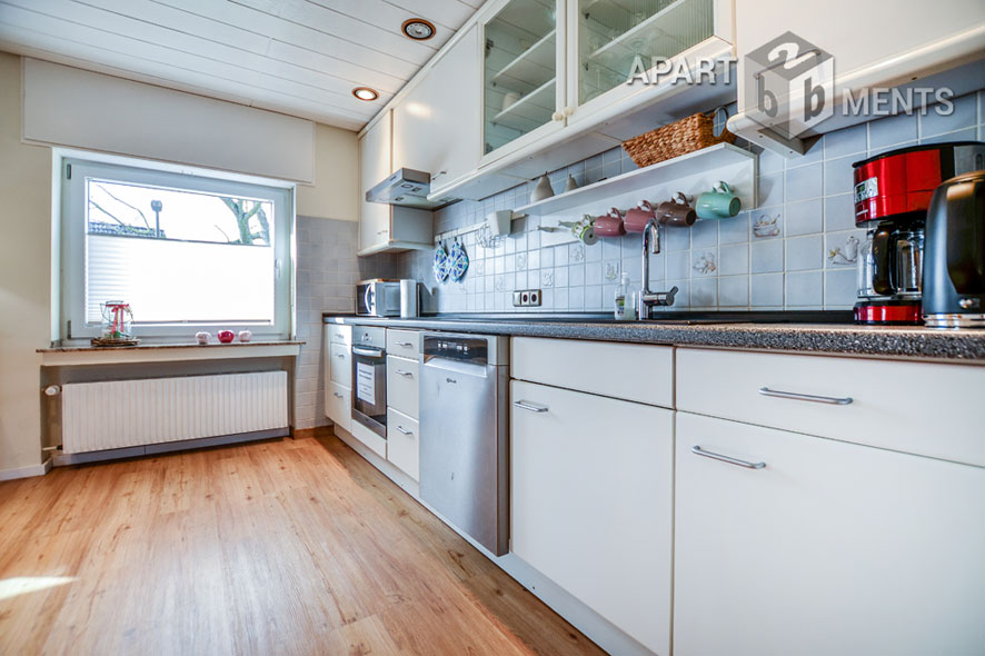 Möblierte Wohnung auf 2 Ebenen in Hürth-Kendenich