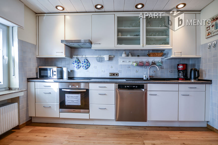 Möblierte Wohnung auf 2 Ebenen in Hürth-Kendenich