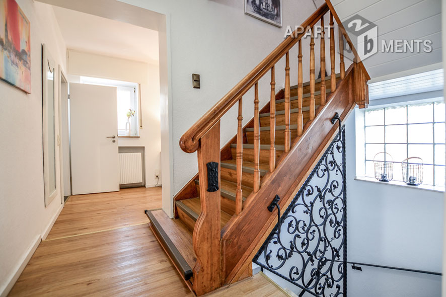 Möblierte Wohnung auf 2 Ebenen in Hürth-Kendenich