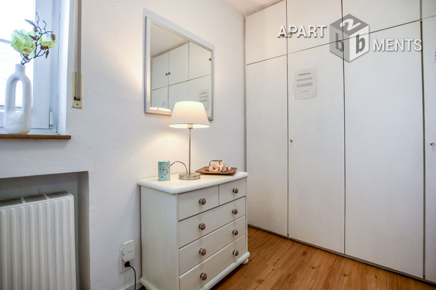 Möblierte Wohnung auf 2 Ebenen in Hürth-Kendenich