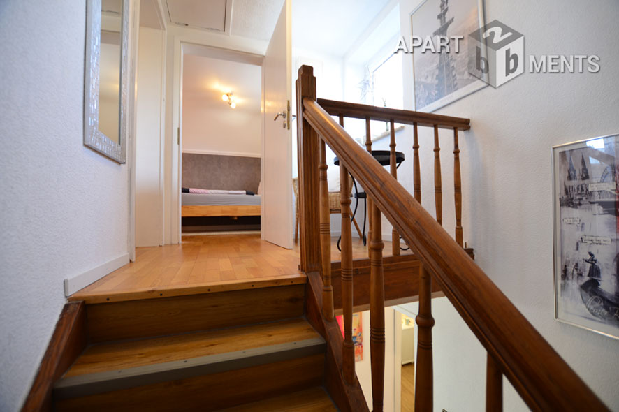 Möblierte Wohnung auf 2 Ebenen in Hürth-Kendenich