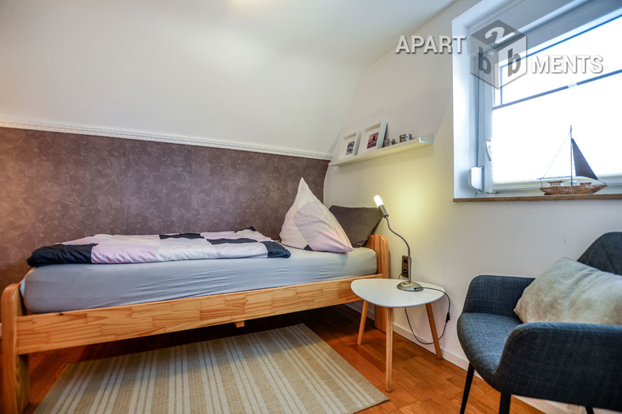 Möblierte Wohnung auf 2 Ebenen in Hürth-Kendenich