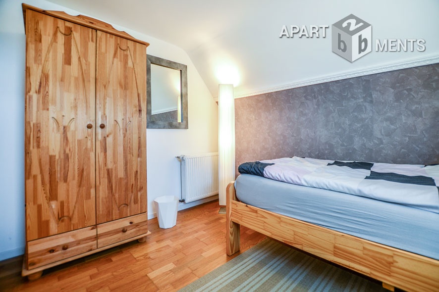 Möblierte Wohnung auf 2 Ebenen in Hürth-Kendenich