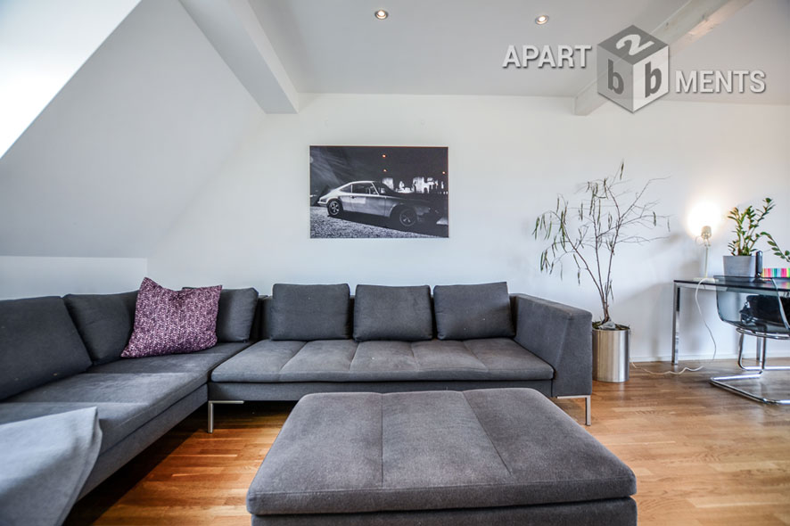 Stylishly furnished maisonette apartment in Cologne-Lindenthal