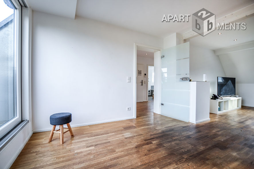 Stylishly furnished maisonette apartment in Cologne-Lindenthal