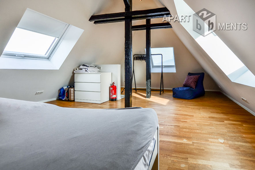 Stylishly furnished maisonette apartment in Cologne-Lindenthal