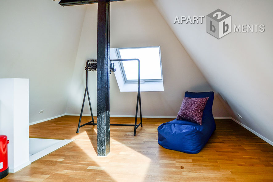 Stylishly furnished maisonette apartment in Cologne-Lindenthal