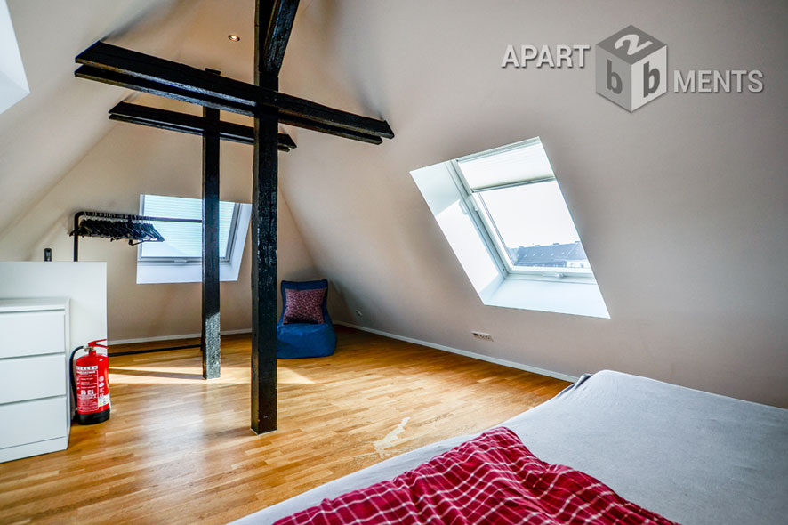 Stylishly furnished maisonette apartment in Cologne-Lindenthal