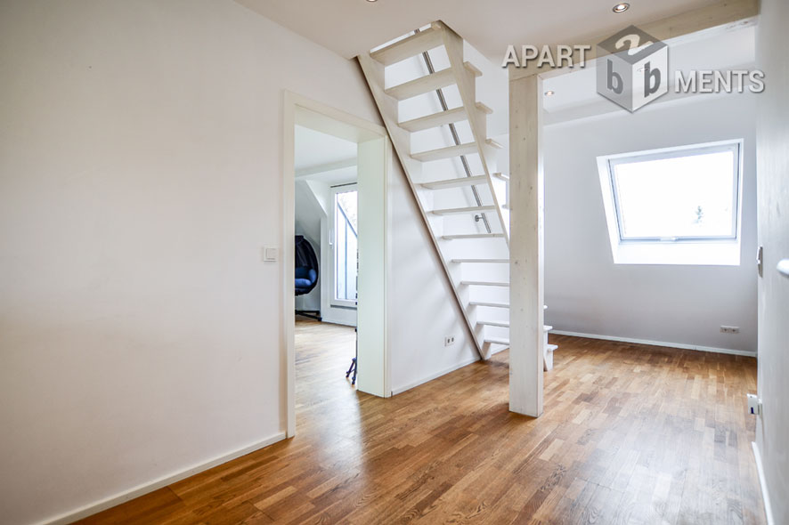 Stylishly furnished maisonette apartment in Cologne-Lindenthal