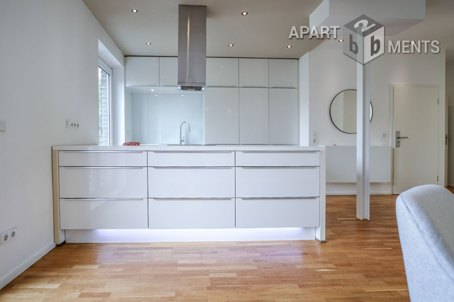 Furnished 2-room apartment with balcony and terrace in Cologne-Lindenthal