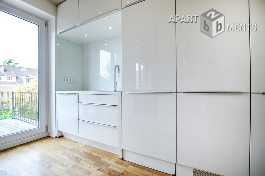 Furnished 2-room apartment with balcony and terrace in Cologne-Lindenthal