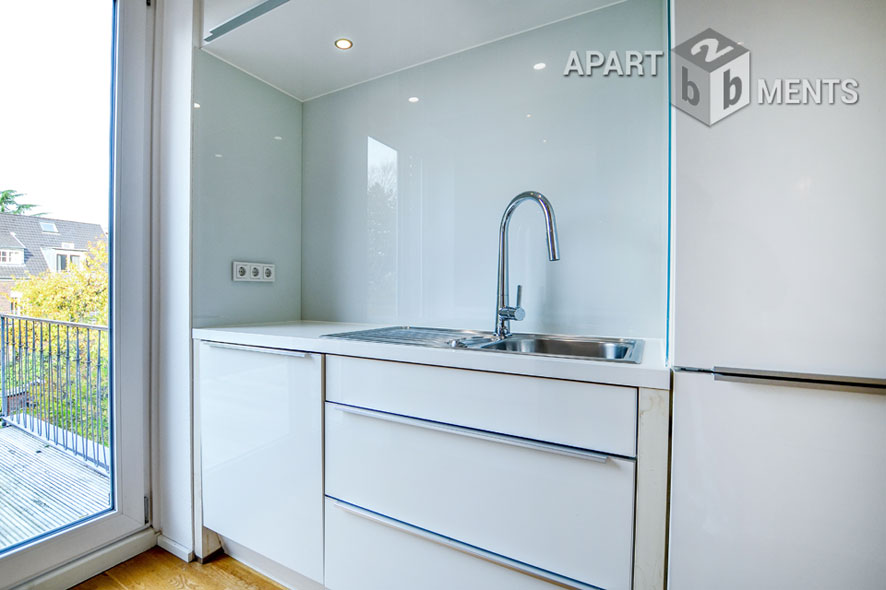 Furnished 2-room apartment with balcony and terrace in Cologne-Lindenthal