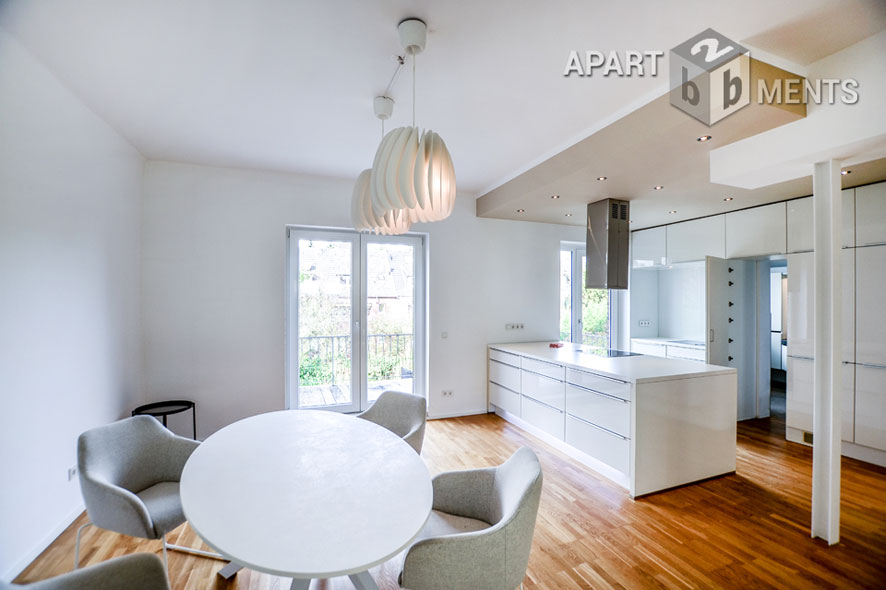 Furnished 2-room apartment with balcony and terrace in Cologne-Lindenthal