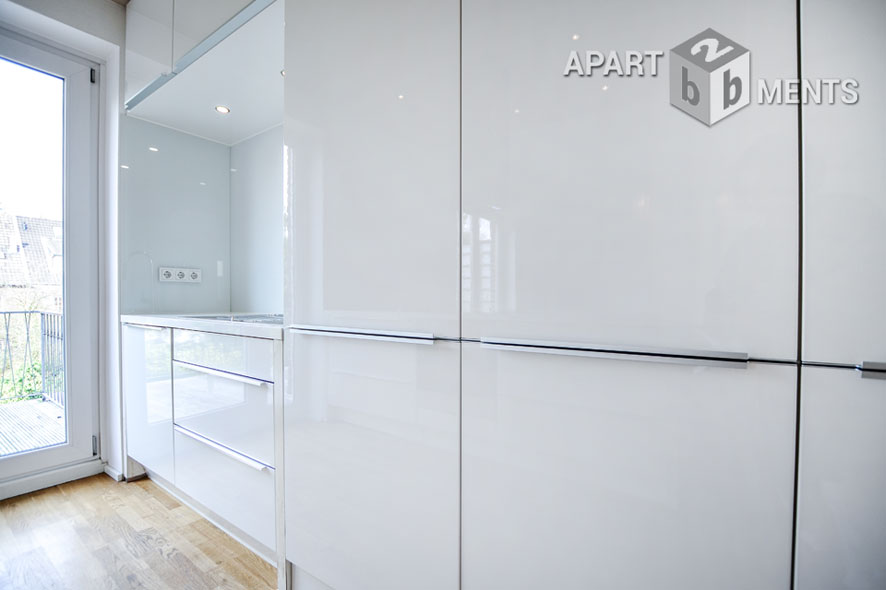 Furnished 2-room apartment with balcony and terrace in Cologne-Lindenthal