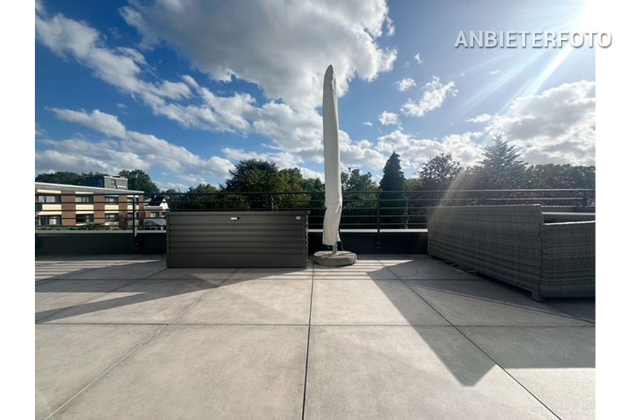 Furnished 3-room penthouse with XXL roof terrace in Cologne-Weiden