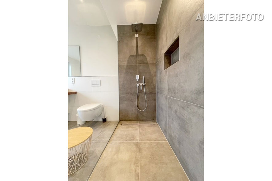 Furnished 3-room penthouse with XXL roof terrace in Cologne-Weiden