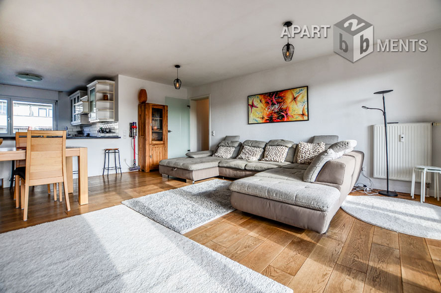 Furnished 4-room apartment with 2 bathrooms and balcony in Cologne-Nippes