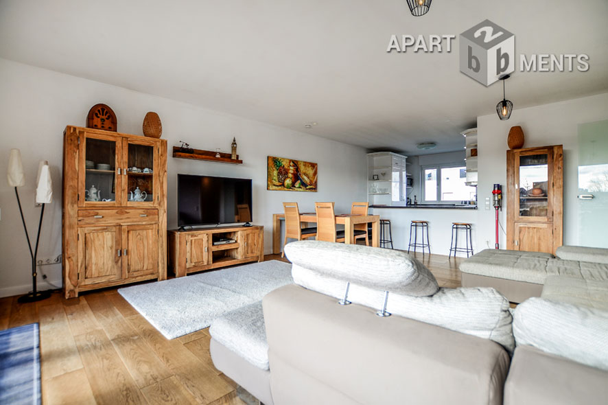 Furnished 4-room apartment with 2 bathrooms and balcony in Cologne-Nippes