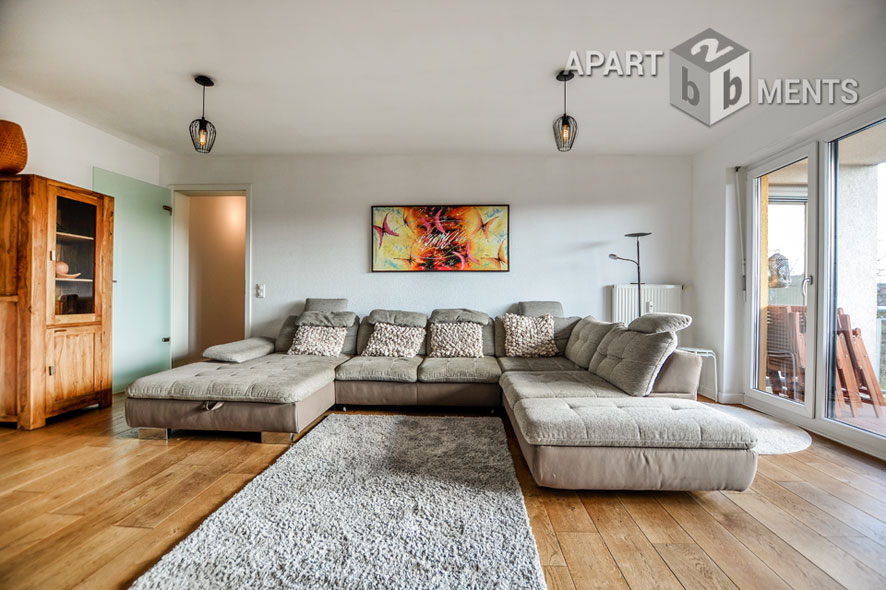 Furnished 4-room apartment with 2 bathrooms and balcony in Cologne-Nippes