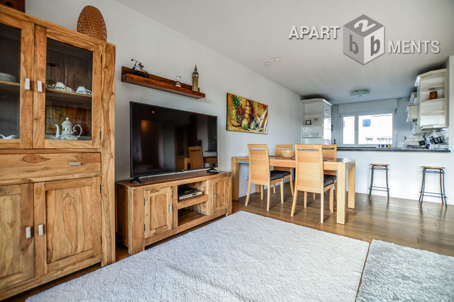 Furnished 4-room apartment with 2 bathrooms and balcony in Cologne-Nippes