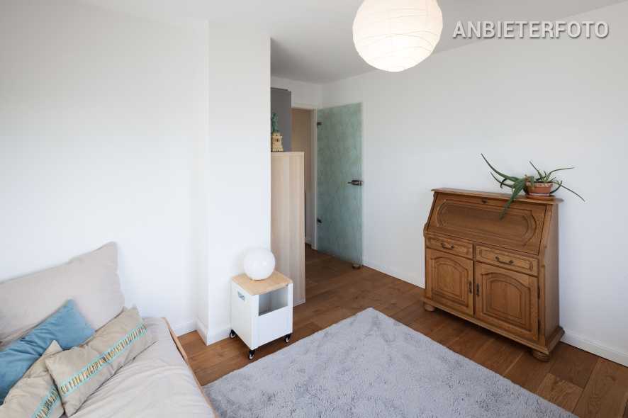 Möblierte 4-Zimmer-Wohnung mit 2 Bädern und Balkon in Köln-Nippes