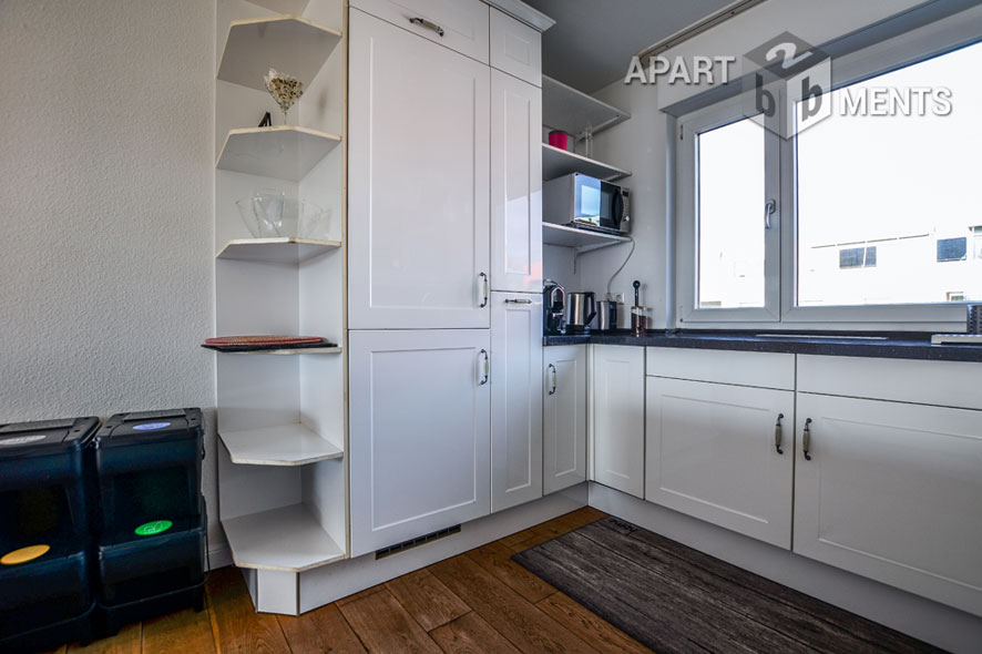 Furnished 4-room apartment with 2 bathrooms and balcony in Cologne-Nippes