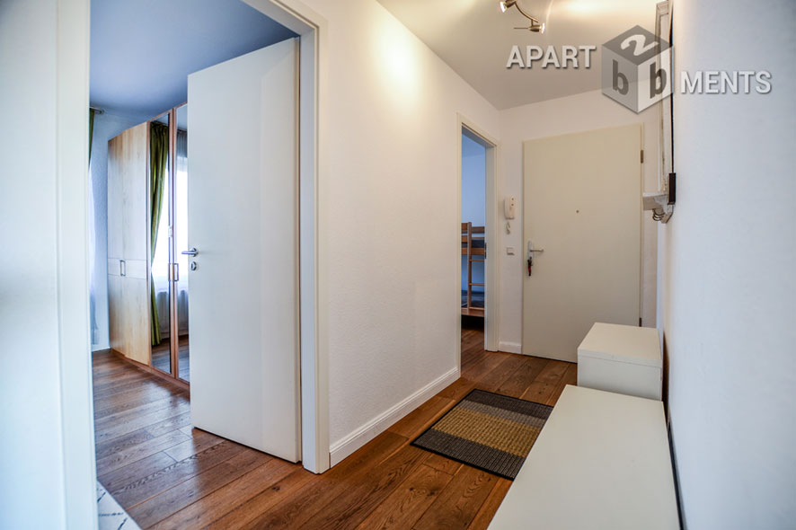 Furnished 4-room apartment with 2 bathrooms and balcony in Cologne-Nippes