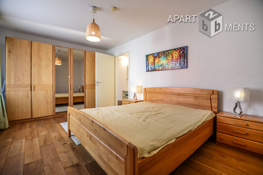 Furnished 4-room apartment with 2 bathrooms and balcony in Cologne-Nippes