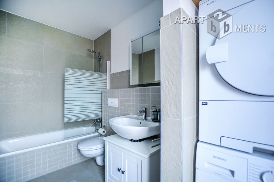 Furnished 4-room apartment with 2 bathrooms and balcony in Cologne-Nippes