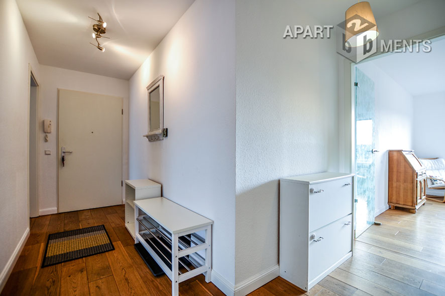 Furnished 4-room apartment with 2 bathrooms and balcony in Cologne-Nippes