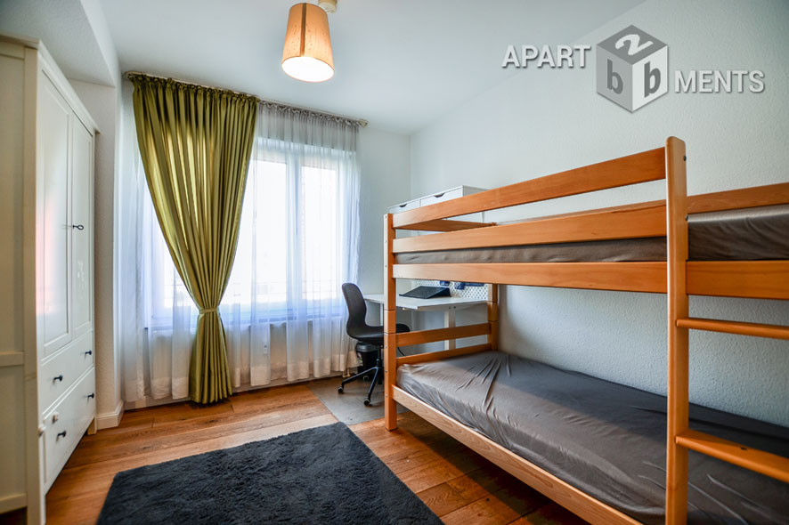 Furnished 4-room apartment with 2 bathrooms and balcony in Cologne-Nippes