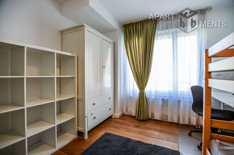 Furnished 4-room apartment with 2 bathrooms and balcony in Cologne-Nippes