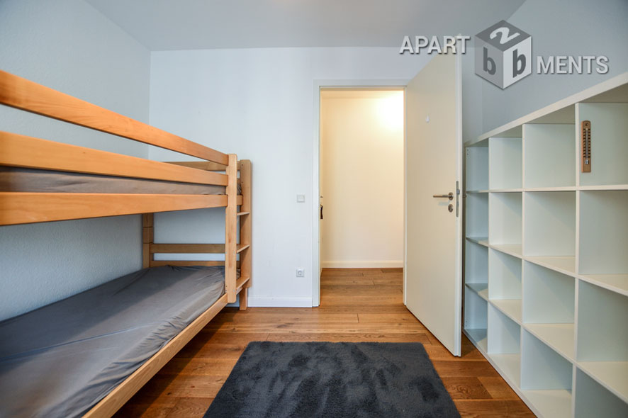 Furnished 4-room apartment with 2 bathrooms and balcony in Cologne-Nippes