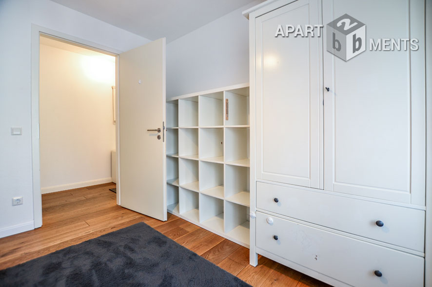 Furnished 4-room apartment with 2 bathrooms and balcony in Cologne-Nippes