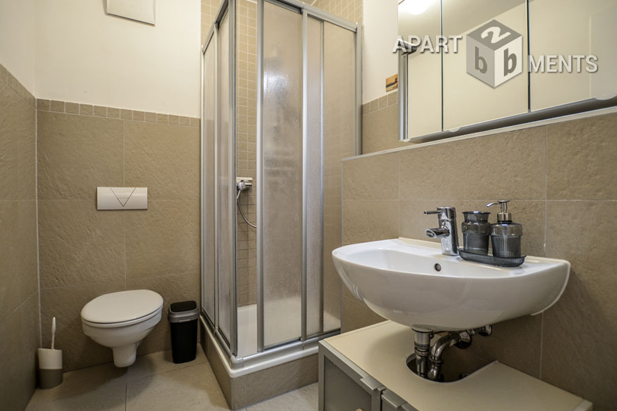 Furnished 4-room apartment with 2 bathrooms and balcony in Cologne-Nippes