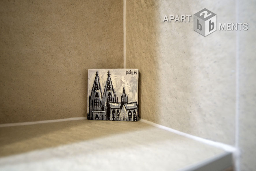 Furnished 4-room apartment with 2 bathrooms and balcony in Cologne-Nippes