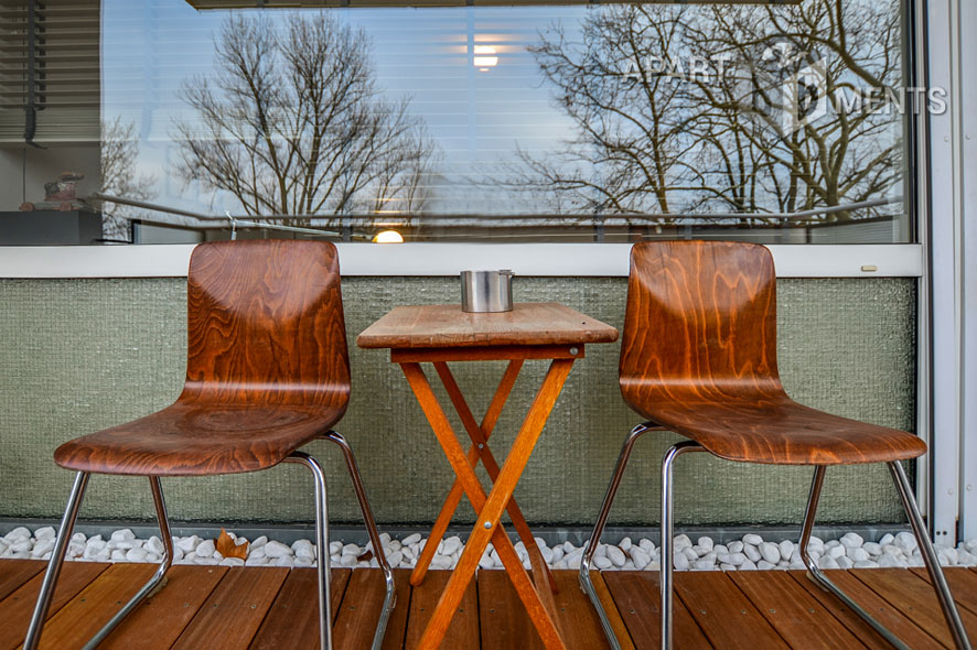 Möblierte 3-Zimmer-Wohnung mit Balkon mit Rheinblick in Köln-Mülheim