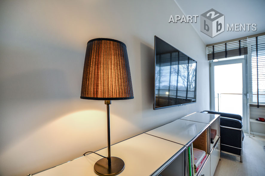 Möblierte 3-Zimmer-Wohnung mit Balkon mit Rheinblick in Köln-Mülheim