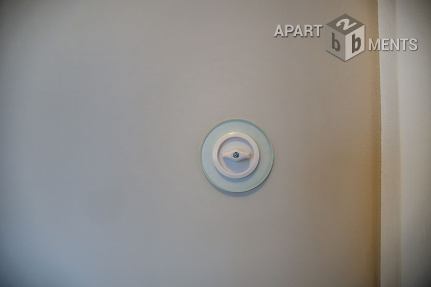 Möblierte 3-Zimmer-Wohnung mit Balkon mit Rheinblick in Köln-Mülheim