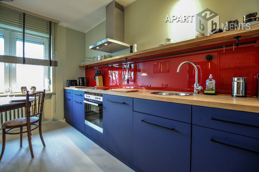 Möblierte 3-Zimmer-Wohnung mit Balkon mit Rheinblick in Köln-Mülheim