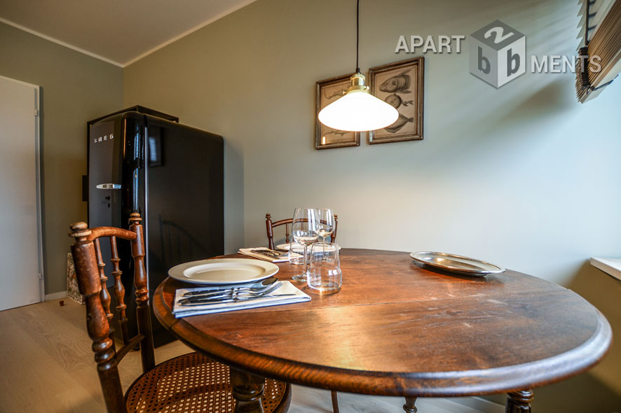 Möblierte 3-Zimmer-Wohnung mit Balkon mit Rheinblick in Köln-Mülheim