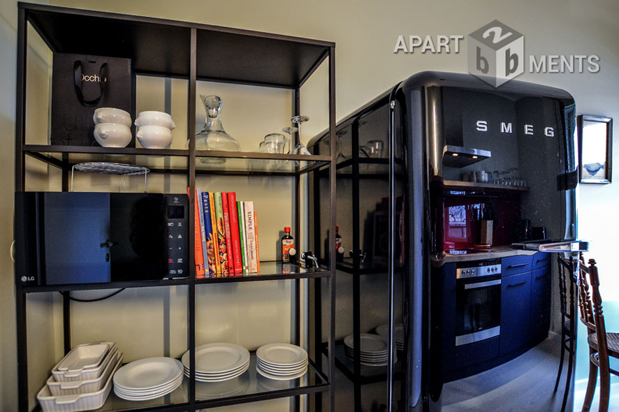 Möblierte 3-Zimmer-Wohnung mit Balkon mit Rheinblick in Köln-Mülheim