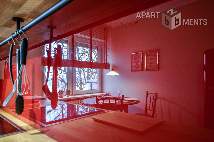 Möblierte 3-Zimmer-Wohnung mit Balkon mit Rheinblick in Köln-Mülheim