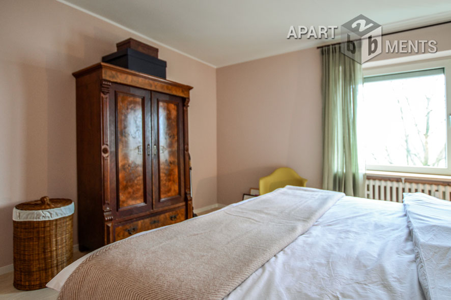 Möblierte 3-Zimmer-Wohnung mit Balkon mit Rheinblick in Köln-Mülheim