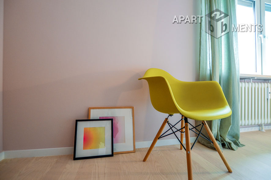 Möblierte 3-Zimmer-Wohnung mit Balkon mit Rheinblick in Köln-Mülheim