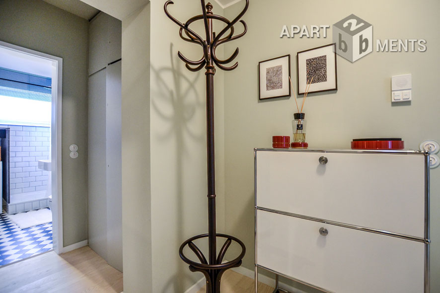 Möblierte 3-Zimmer-Wohnung mit Balkon mit Rheinblick in Köln-Mülheim