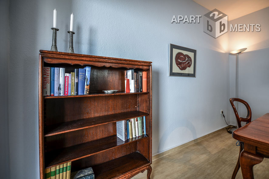 Klassisch möblierte 3-Zimmer-Wohnung mit Balkon in Köln-Sülz